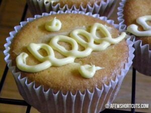 Lemon Creme Cupcakes