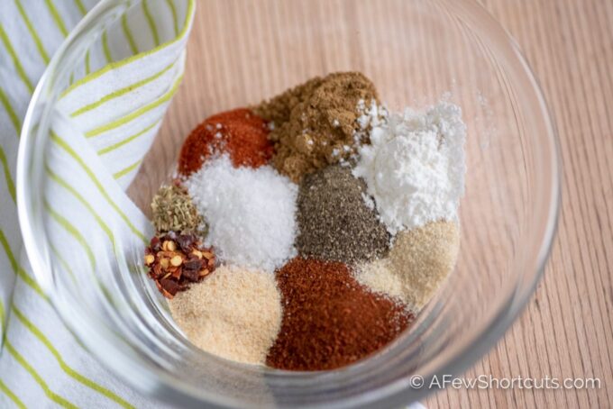 Skip those storebought packets with questionable ingredients and learn how to make Homemade Taco Seasoning with simple everyday spices! | @AFewShortcuts #homemade #recipes #seasoning #spices #taco #glutenfree