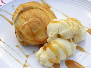 Apple Cheesecake Pie Pockets