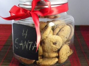 Homemade Christmas: Chalkboard Glasses & Jar