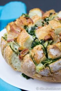 Bloomin Spinach Artichoke Bacon Bread