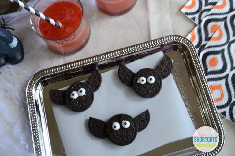 Simple Oreo Bats – Fun Halloween Treat