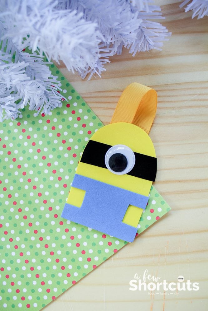 DIY Minion Christmas Ornament Kids Craft & Despicable Me 3 on BluRay
