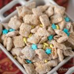 Stop waiting for your letter to Hogwarts! Whip up a batch of these magical Butterbeer Muddy Buddies! There are spells to make them gluten-free & vegan too!