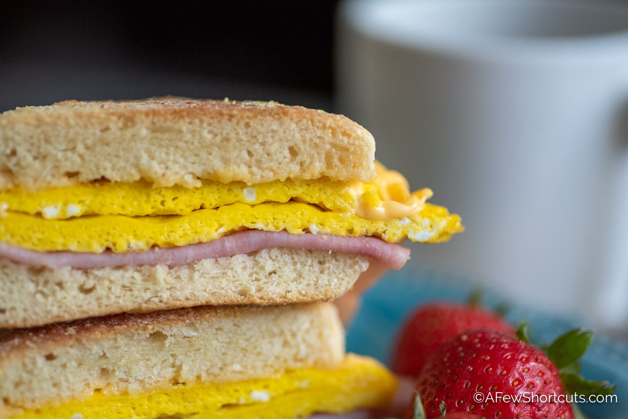 Quick and Easy Breakfast Sandwich – Hearty Smarty